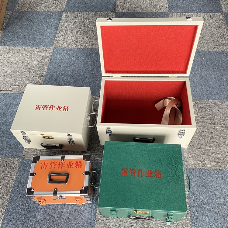 三家镇爆破工程作业箱如何选择？玻璃钢与传统材质的全面对比